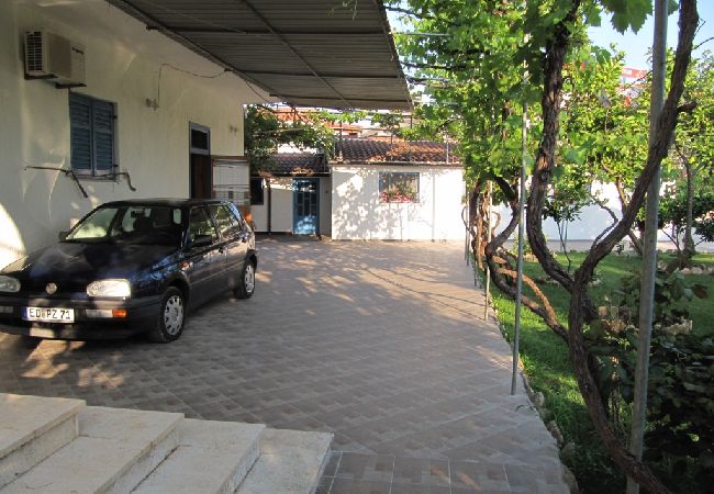 Appartamento a Sucuraj - Appartamento in San Giorgio (Sućuraj) con vista mare, balcone, Climatizzazione, WIFI (3560-2) Appartamento a Sucuraj - Appartamento in San Giorgio (Sućuraj) con vista mare, balcone, Climatizzazione, WIFI (3560-2)