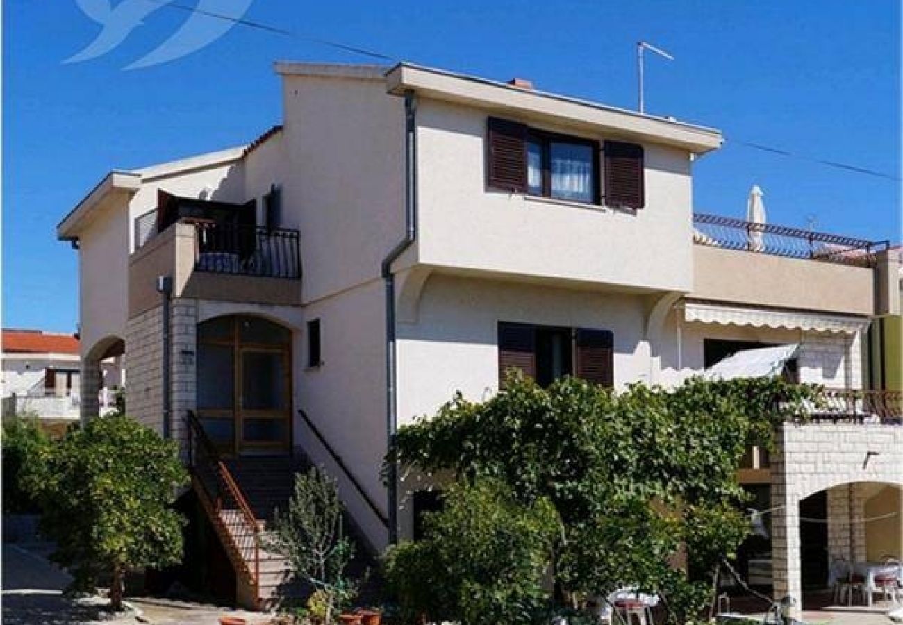 Appartamento a Vodice - Appartamento in Vodizze (Vodice) con vista mare, terrazzo, Climatizzazione, WIFI (3420-3)