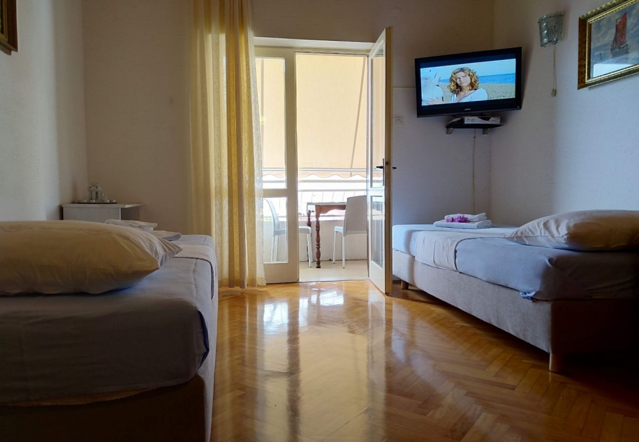 Appartamento a Drašnice - Appartamento in Drašnice con vista mare, balcone, Climatizzazione, WIFI (3586-1)