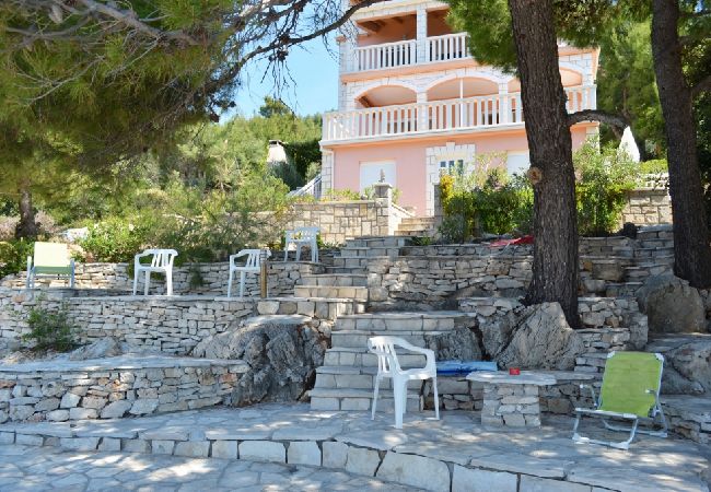 Appartamento a Karbuni - Appartamento in Karbuni con vista mare, terrazzo, Climatizzazione, WIFI (3609-3) Appartamento a Karbuni - Appartamento in Karbuni con vista mare, terrazzo, Climatizzazione, WIFI (3609-3)