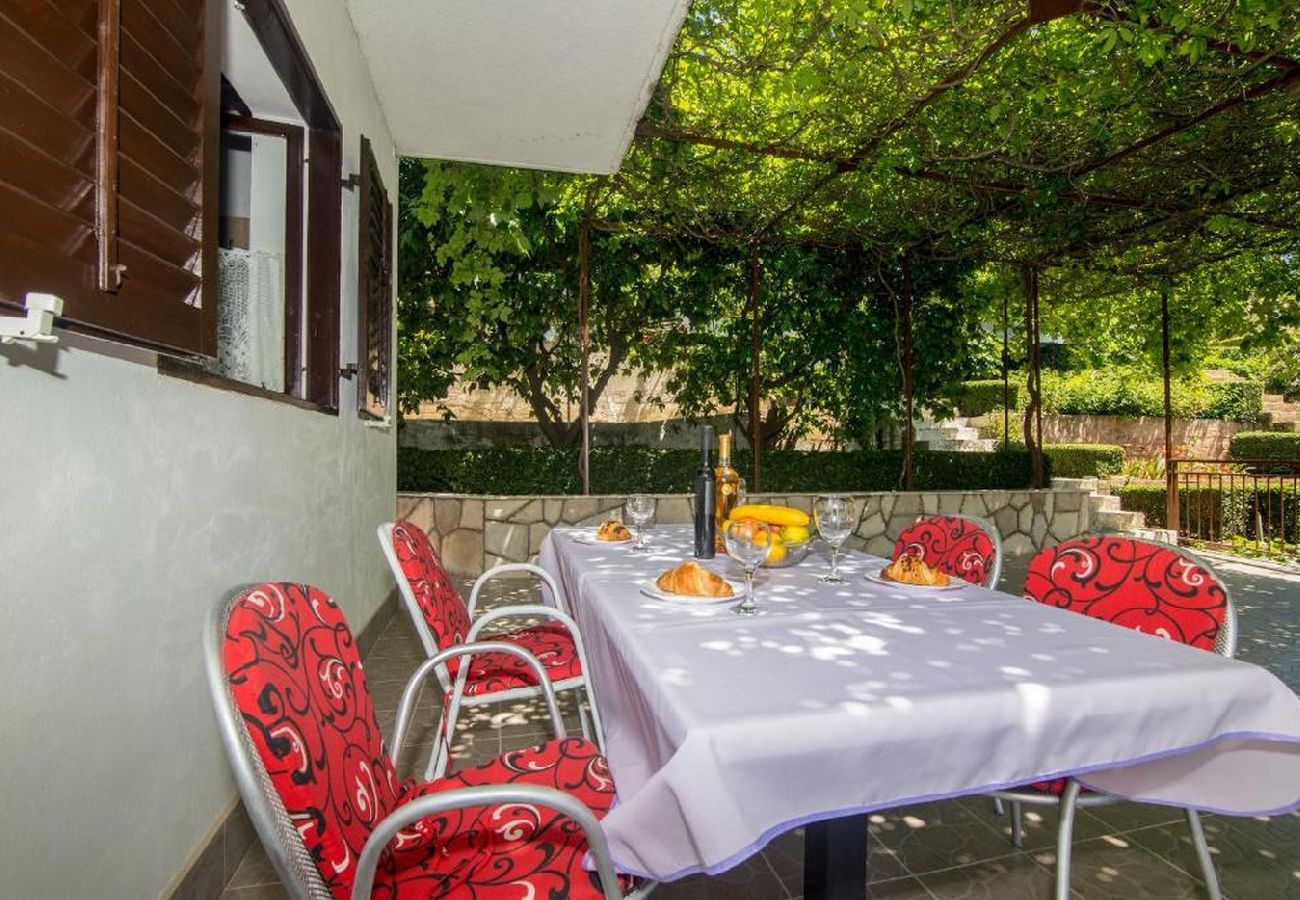 Appartamento a Jelsa - Appartamento in Gelsa (Jelsa) con balcone, Climatizzazione, WIFI (3621-1)