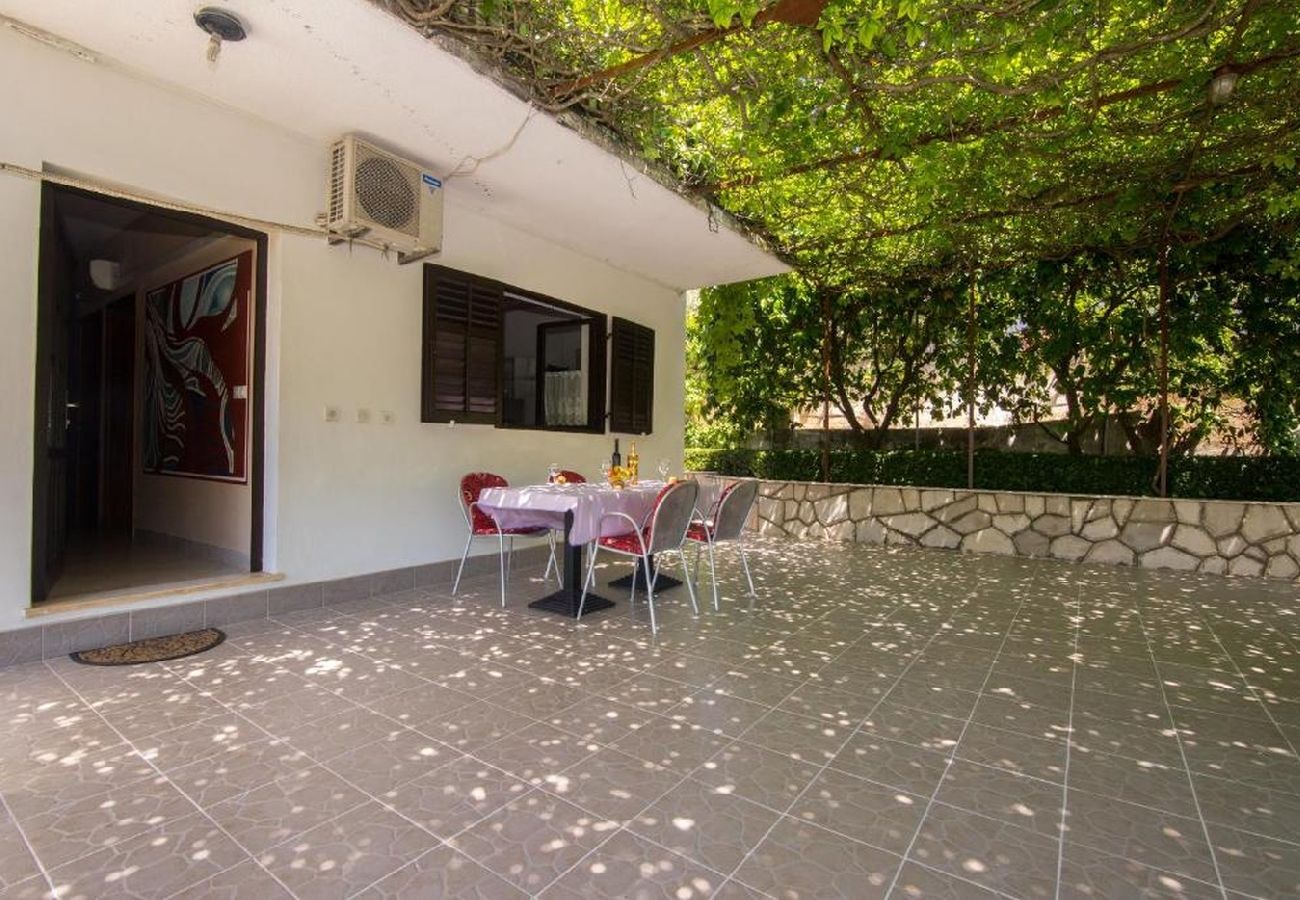 Appartamento a Jelsa - Appartamento in Gelsa (Jelsa) con balcone, Climatizzazione, WIFI (3621-1)