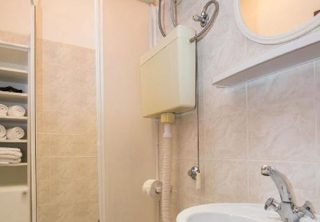 Appartamento a Jelsa - Appartamento in Gelsa (Jelsa) con terrazzo, Climatizzazione, WIFI (3621-2) Appartamento a Jelsa - Appartamento in Gelsa (Jelsa) con terrazzo, Climatizzazione, WIFI (3621-2)