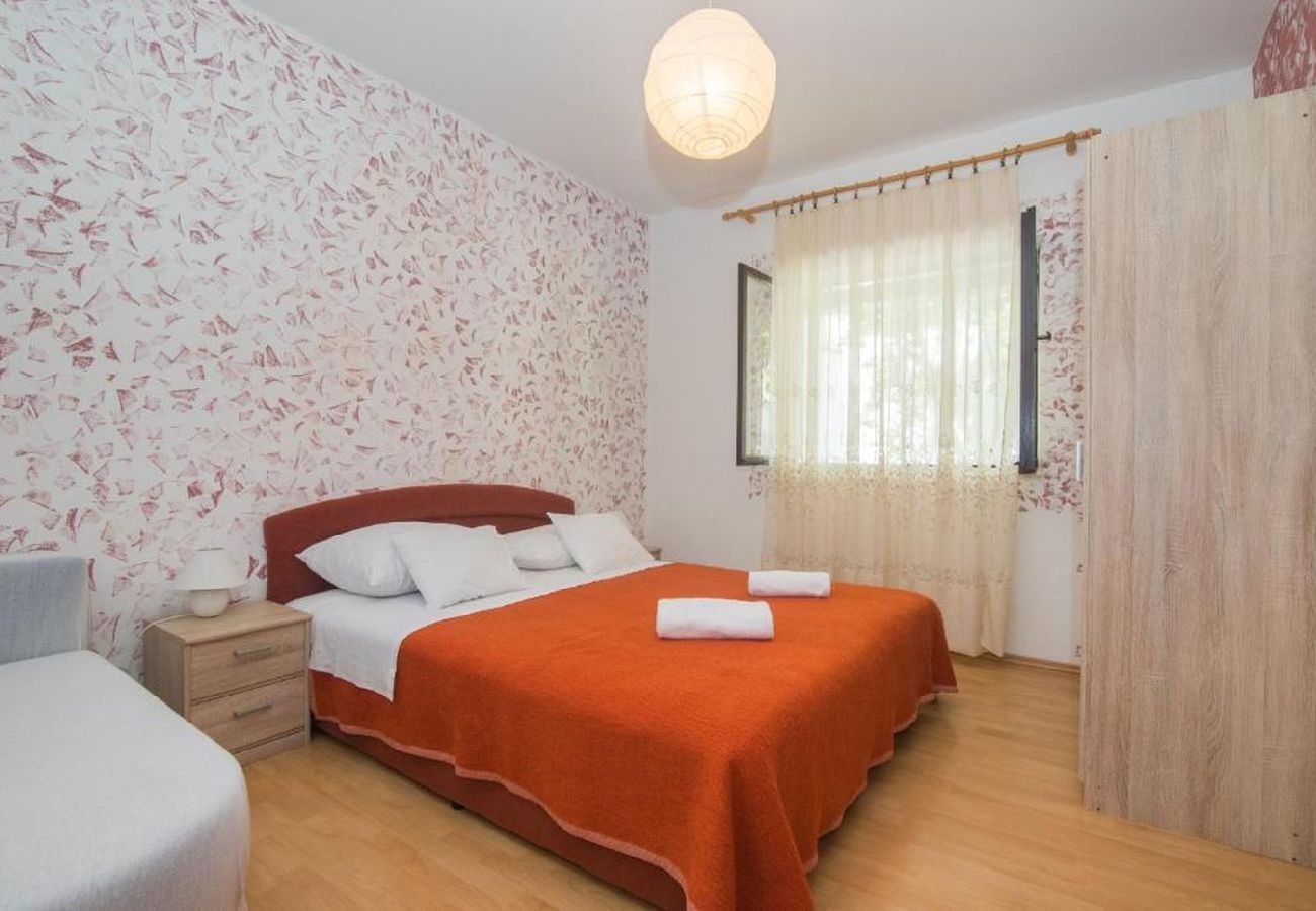 Appartamento a Jelsa - Appartamento in Gelsa (Jelsa) con terrazzo, Climatizzazione, WIFI (3621-2)