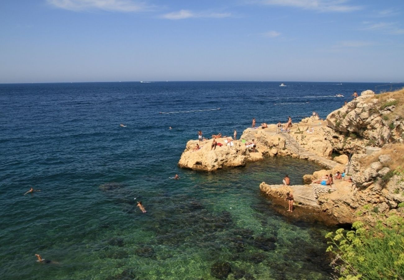 Affitto per camere a Rovinj - Camera in Rovigno (Rovinj) con vista mare, balcone, Climatizzazione, WIFI (3631-4)