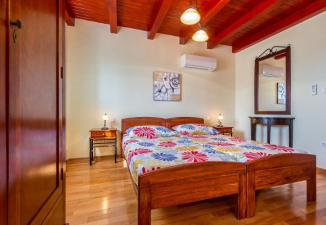 Casa a Loborika - Casa di vacanza in Loborika con terrazzo, Climatizzazione, WIFI, Lavatrice (3642-1) Casa a Loborika - Casa di vacanza in Loborika con terrazzo, Climatizzazione, WIFI, Lavatrice (3642-1)