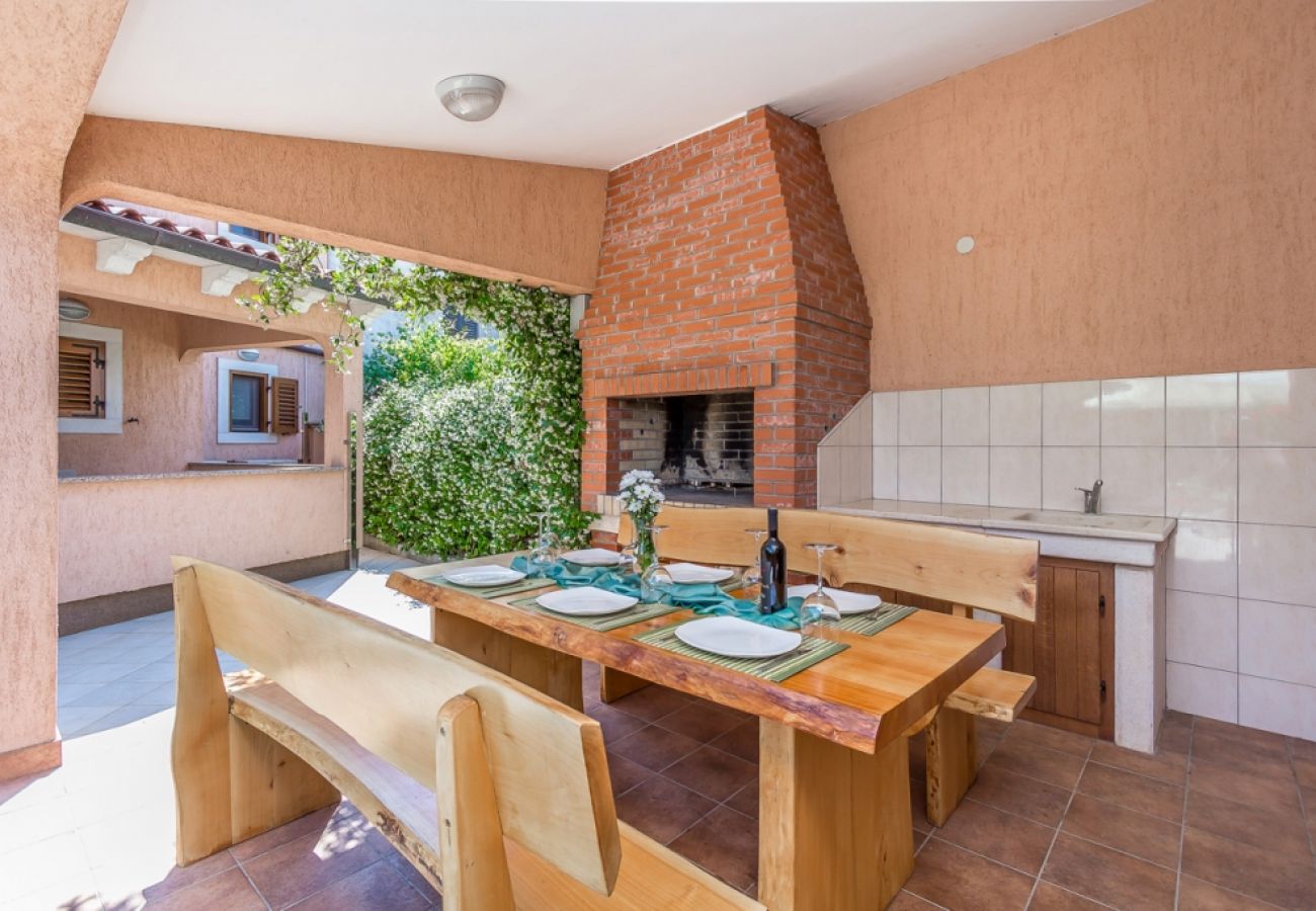 Casa a Loborika - Casa di vacanza in Loborika con terrazzo, Climatizzazione, WIFI, Lavatrice (3642-1)