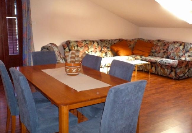 Appartamento a Rab - Appartamento in Barbat con vista mare, balcone, Climatizzazione, WIFI (3664-5) Appartamento a Rab - Appartamento in Barbat con vista mare, balcone, Climatizzazione, WIFI (3664-5)