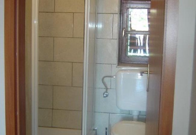 Appartamento a Rab - Appartamento in Barbat con vista mare, balcone, Climatizzazione, WIFI (3664-5) Appartamento a Rab - Appartamento in Barbat con vista mare, balcone, Climatizzazione, WIFI (3664-5)