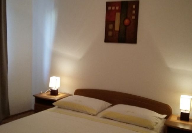 Appartamento a Vodice - Appartamento in Vodizze (Vodice) con terrazzo, Climatizzazione, WIFI, Lavatrice (3671-6) Appartamento a Vodice - Appartamento in Vodizze (Vodice) con terrazzo, Climatizzazione, WIFI, Lavatrice (3671-6)