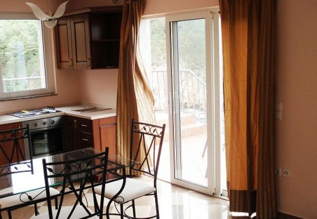 Casa a Vrbnik - Casa di vacanza in Vrbnik con vista mare, terrazzo, Climatizzazione, WIFI (3672-1) Casa a Vrbnik - Casa di vacanza in Vrbnik con vista mare, terrazzo, Climatizzazione, WIFI (3672-1)