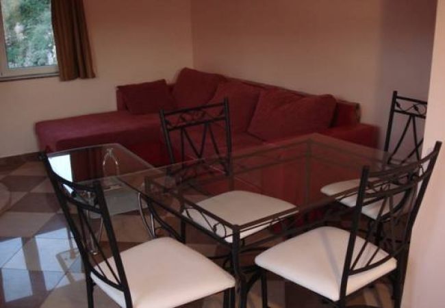 Casa a Vrbnik - Casa di vacanza in Vrbnik con vista mare, terrazzo, Climatizzazione, WIFI (3672-1) Casa a Vrbnik - Casa di vacanza in Vrbnik con vista mare, terrazzo, Climatizzazione, WIFI (3672-1)