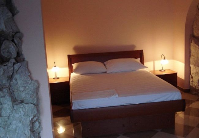 Casa a Vrbnik - Casa di vacanza in Vrbnik con vista mare, terrazzo, Climatizzazione, WIFI (3672-1) Casa a Vrbnik - Casa di vacanza in Vrbnik con vista mare, terrazzo, Climatizzazione, WIFI (3672-1)