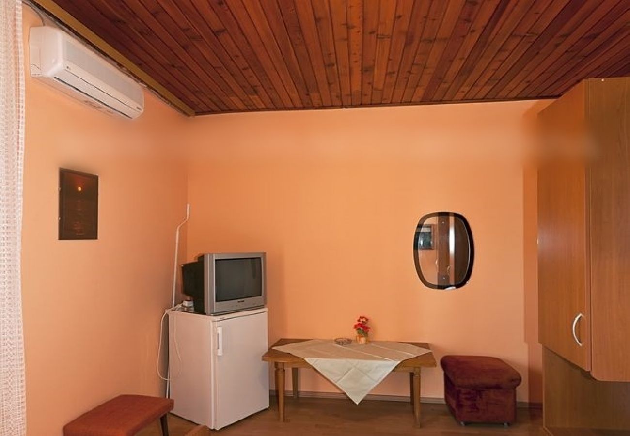 Appartamento a Tucepi - Appartamento in Tučepi con vista mare, balcone, Climatizzazione, WIFI (3674-5)