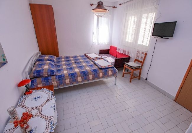 Studio a Podaca - Appartamento Studio in Podaca con vista mare, terrazzo, WIFI (3676-2) Studio a Podaca - Appartamento Studio in Podaca con vista mare, terrazzo, WIFI (3676-2)