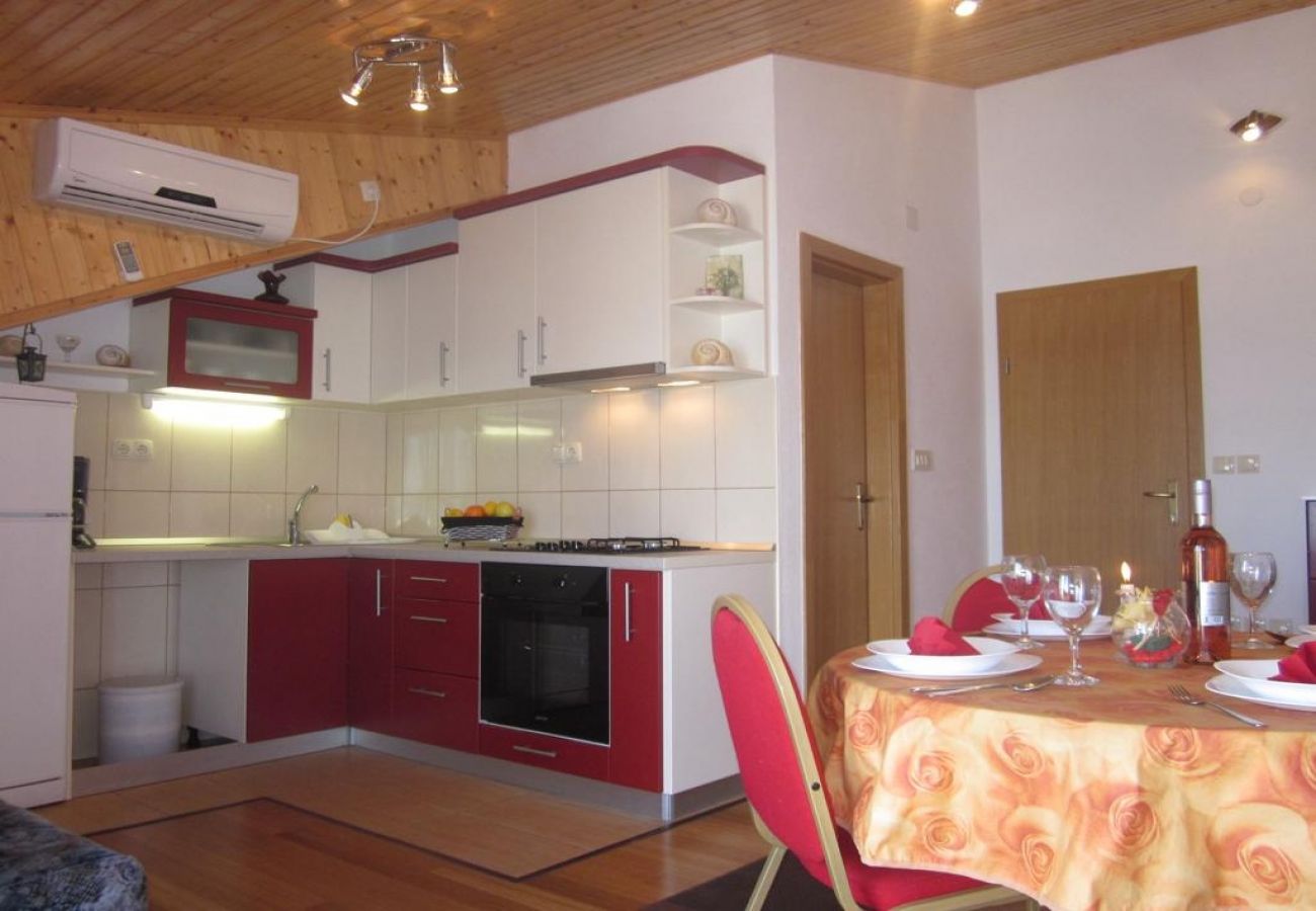 Appartamento a Hvar - Appartamento in Lesina (Hvar) con vista mare, terrazzo, Climatizzazione, WIFI (3666-4)