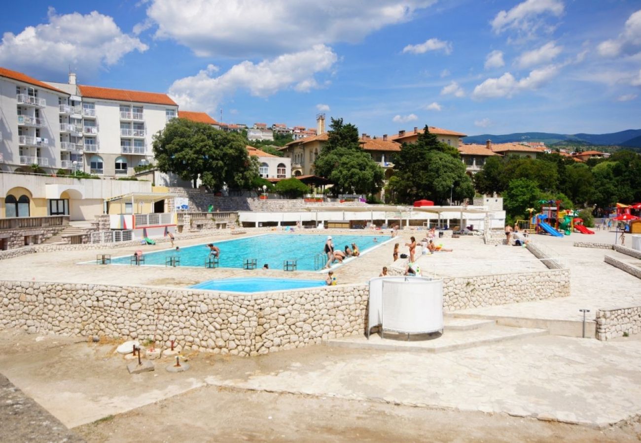 Appartamento a Novi Vinodolski - Appartamento in Novi (Novi Vinodolski) con vista mare, balcone, Climatizzazione, WIFI (3667-1)