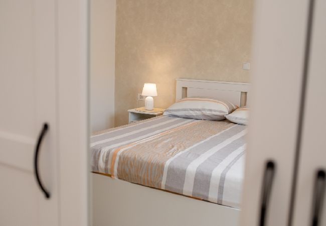 Appartamento a Palit - Appartamento in Palit con terrazzo, Climatizzazione, WIFI, Lavastoviglie (820-3) Appartamento a Palit - Appartamento in Palit con terrazzo, Climatizzazione, WIFI, Lavastoviglie (820-3)