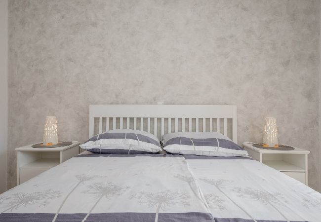 Appartamento a Palit - Appartamento in Palit con terrazzo, Climatizzazione, WIFI, Lavastoviglie (820-3) Appartamento a Palit - Appartamento in Palit con terrazzo, Climatizzazione, WIFI, Lavastoviglie (820-3)