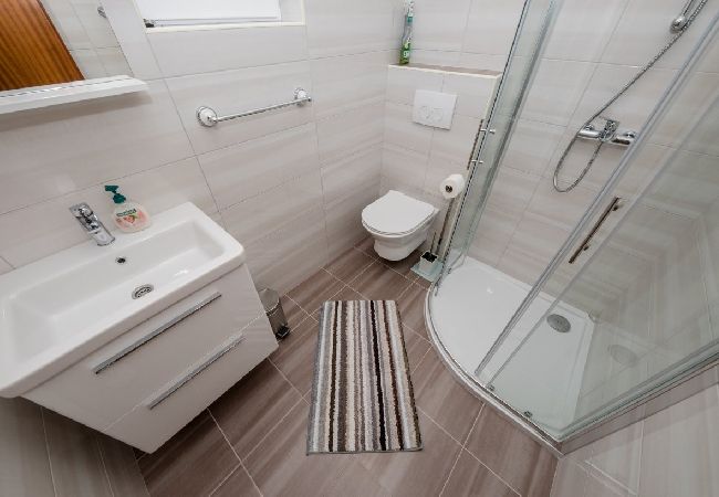 Appartamento a Palit - Appartamento in Palit con terrazzo, Climatizzazione, WIFI, Lavastoviglie (820-3) Appartamento a Palit - Appartamento in Palit con terrazzo, Climatizzazione, WIFI, Lavastoviglie (820-3)