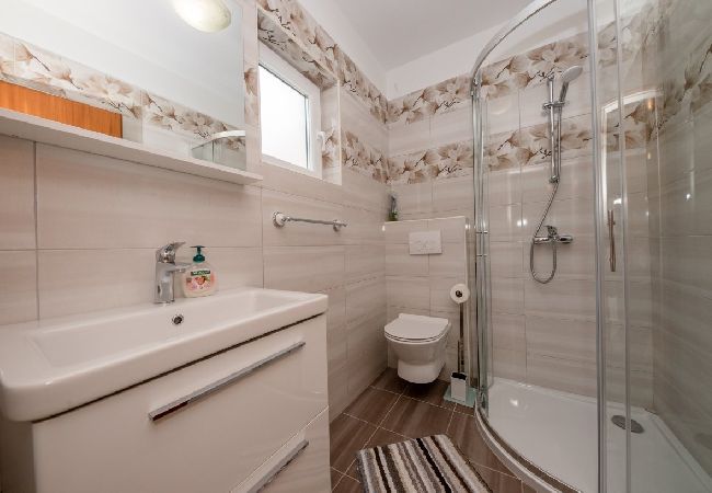Appartamento a Palit - Appartamento in Palit con terrazzo, Climatizzazione, WIFI, Lavastoviglie (820-3) Appartamento a Palit - Appartamento in Palit con terrazzo, Climatizzazione, WIFI, Lavastoviglie (820-3)