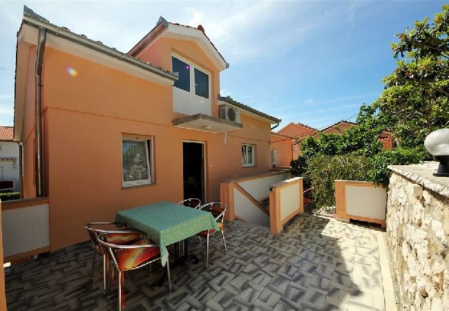 Appartamento a Palit - Appartamento in Palit con terrazzo, Climatizzazione, WIFI, Lavastoviglie (820-3) Appartamento a Palit - Appartamento in Palit con terrazzo, Climatizzazione, WIFI, Lavastoviglie (820-3)