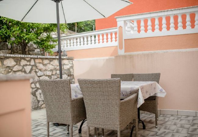 Appartamento a Palit - Appartamento in Palit con terrazzo, Climatizzazione, WIFI, Lavastoviglie (820-3) Appartamento a Palit - Appartamento in Palit con terrazzo, Climatizzazione, WIFI, Lavastoviglie (820-3)