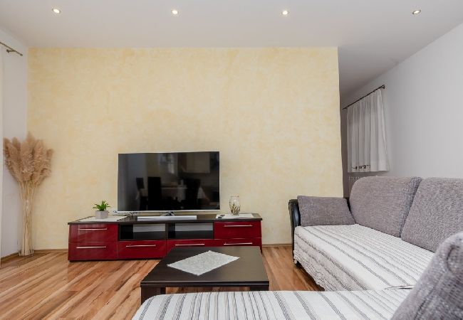 Appartamento a Palit - Appartamento in Palit con vista mare, terrazzo, Climatizzazione, WIFI (820-4) Appartamento a Palit - Appartamento in Palit con vista mare, terrazzo, Climatizzazione, WIFI (820-4)