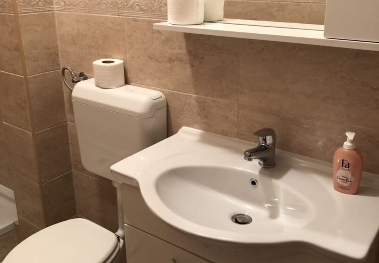 Appartamento a Kampor - Appartamento in Kampor con vista mare, terrazzo, Climatizzazione, WIFI (3708-1)