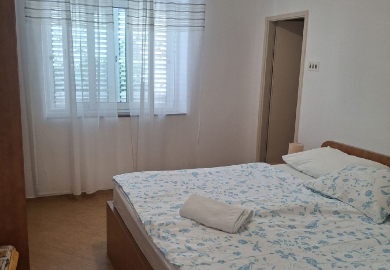 Appartamento a Kampor - Appartamento in Kampor con vista mare, terrazzo, Climatizzazione, WIFI (3708-1)