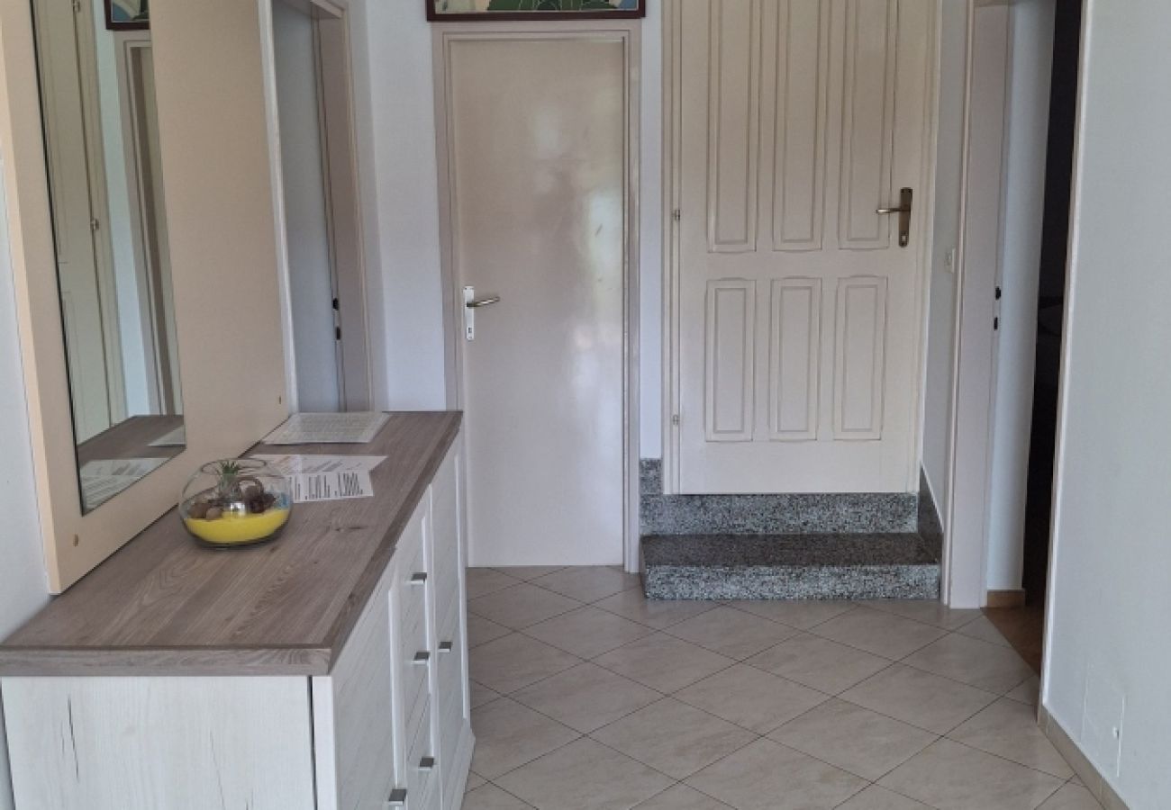 Appartamento a Kampor - Appartamento in Kampor con vista mare, terrazzo, Climatizzazione, WIFI (3708-1)