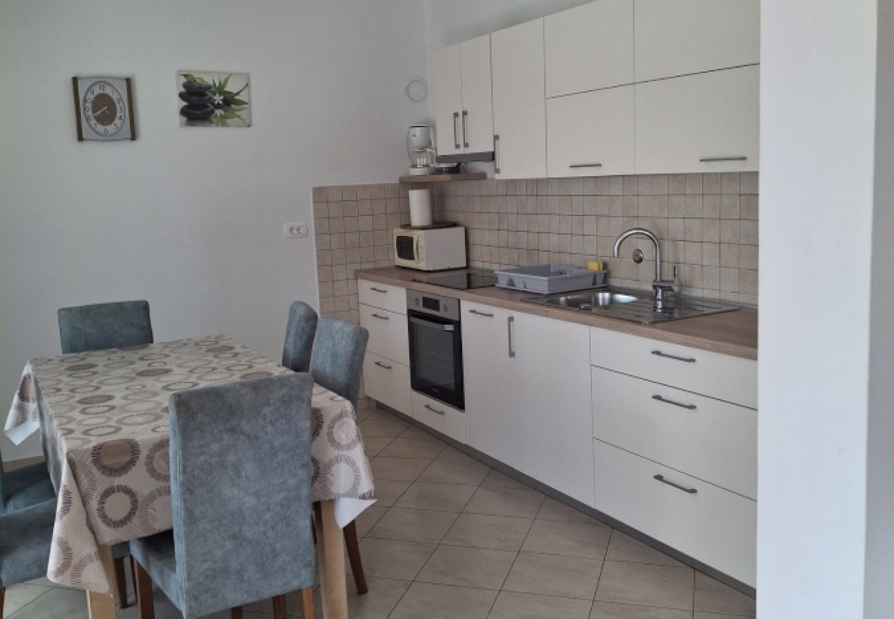 Appartamento a Kampor - Appartamento in Kampor con vista mare, terrazzo, Climatizzazione, WIFI (3708-1)