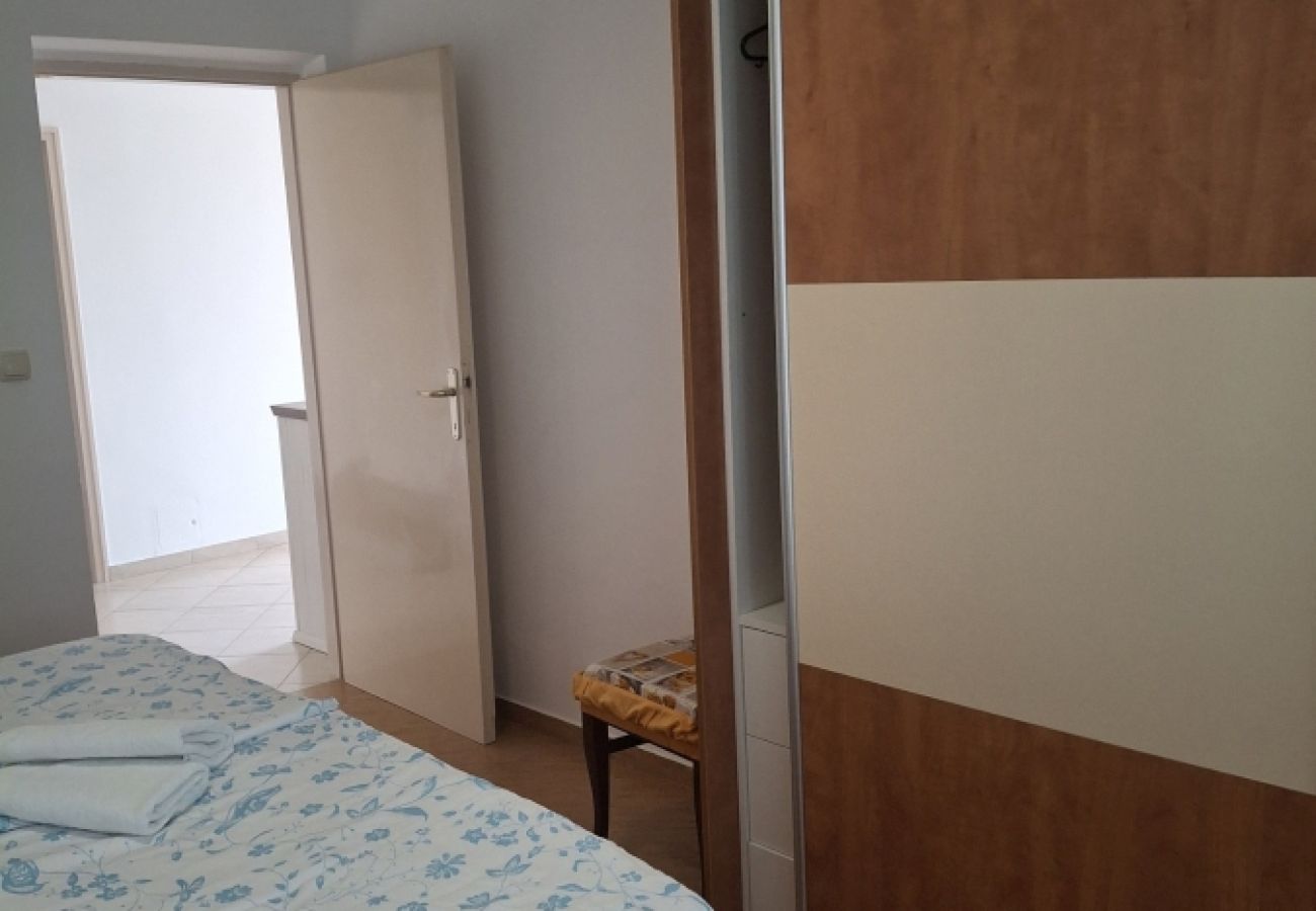 Appartamento a Kampor - Appartamento in Kampor con vista mare, terrazzo, Climatizzazione, WIFI (3708-1)