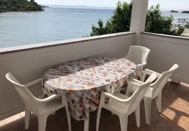 Appartamento a Kampor - Appartamento in Kampor con vista mare, terrazzo, WIFI (3708-2) Appartamento a Kampor - Appartamento in Kampor con vista mare, terrazzo, WIFI (3708-2)