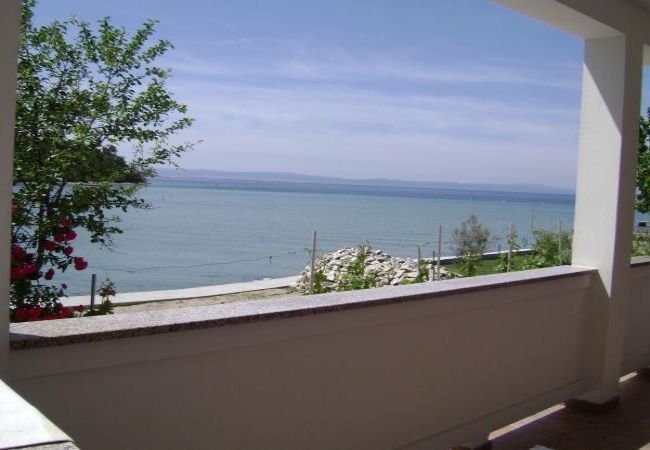 Appartamento a Kampor - Appartamento in Kampor con vista mare, terrazzo, WIFI (3708-2) Appartamento a Kampor - Appartamento in Kampor con vista mare, terrazzo, WIFI (3708-2)