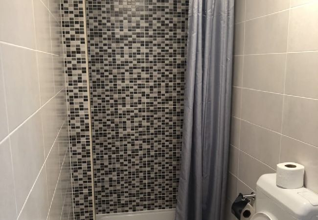 Appartamento a Kampor - Appartamento in Kampor con vista mare, terrazzo, WIFI (3708-2) Appartamento a Kampor - Appartamento in Kampor con vista mare, terrazzo, WIFI (3708-2)