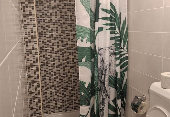 Appartamento a Kampor - Appartamento in Kampor con vista mare, terrazzo, WIFI (3708-2) Appartamento a Kampor - Appartamento in Kampor con vista mare, terrazzo, WIFI (3708-2)