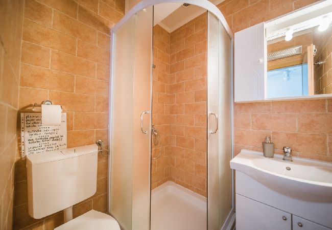 Studio a Žrnovo - Appartamento Studio in Žrnovo con terrazzo, Climatizzazione, WIFI (3709-1) Studio a Žrnovo - Appartamento Studio in Žrnovo con terrazzo, Climatizzazione, WIFI (3709-1)