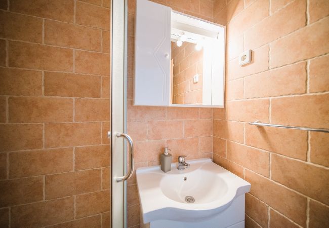 Studio a Žrnovo - Appartamento Studio in Žrnovo con terrazzo, Climatizzazione, WIFI (3709-1) Studio a Žrnovo - Appartamento Studio in Žrnovo con terrazzo, Climatizzazione, WIFI (3709-1)