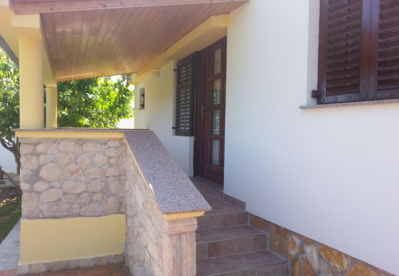 Appartamento a Nin - Appartamento in Nona (Nin) con terrazzo, Climatizzazione, WIFI (3722-2)