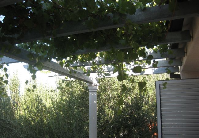 Appartamento a Bol - Appartamento in Vallo della Brazza (Bol) con vista mare, terrazzo, Climatizzazione, WIFI (3739-1) Appartamento a Bol - Appartamento in Vallo della Brazza (Bol) con vista mare, terrazzo, Climatizzazione, WIFI (3739-1)