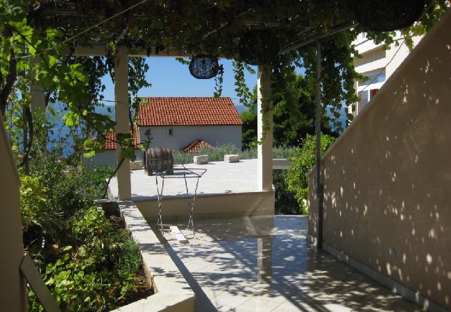 Appartamento a Bol - Appartamento in Vallo della Brazza (Bol) con vista mare, terrazzo, Climatizzazione, WIFI (3739-1) Appartamento a Bol - Appartamento in Vallo della Brazza (Bol) con vista mare, terrazzo, Climatizzazione, WIFI (3739-1)