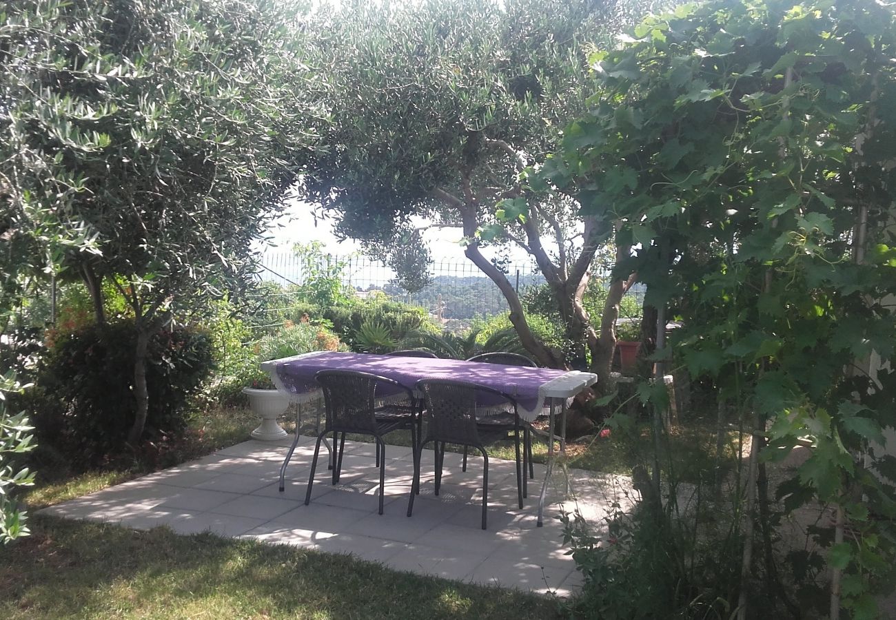 Appartamento a Rab - Appartamento in Arbe con vista mare, balcone, WIFI, Lavatrice (3728-1)