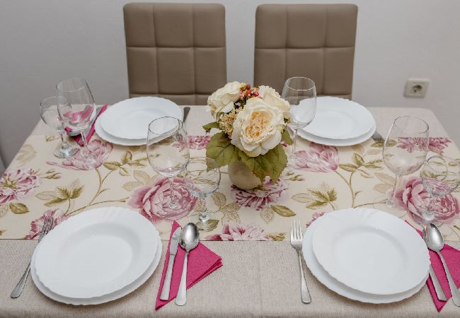 Appartamento a Mundanije - Appartamento in Mundanije con vista mare, terrazzo, Climatizzazione, WIFI (3748-1) Appartamento a Mundanije - Appartamento in Mundanije con vista mare, terrazzo, Climatizzazione, WIFI (3748-1)