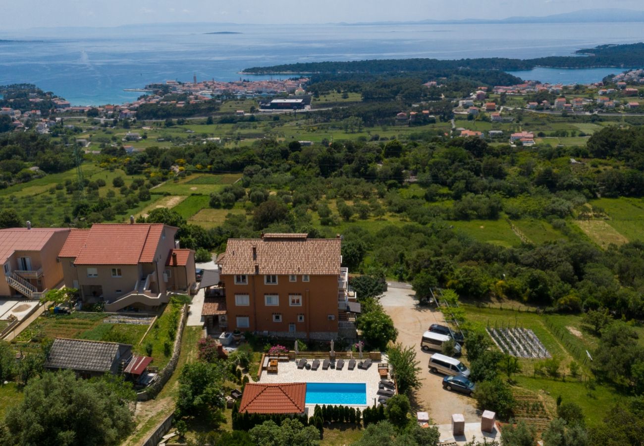 Appartamento a Mundanije - Appartamento in Mundanije con vista mare, terrazzo, Climatizzazione, WIFI (3748-1)