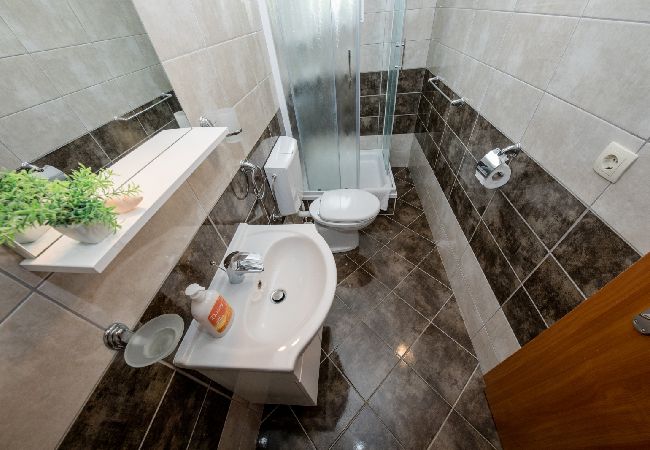 Appartamento a Mundanije - Appartamento in Mundanije con vista mare, terrazzo, Climatizzazione, WIFI (3748-2) Appartamento a Mundanije - Appartamento in Mundanije con vista mare, terrazzo, Climatizzazione, WIFI (3748-2)