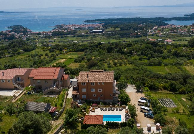 Appartamento a Mundanije - Appartamento in Mundanije con vista mare, terrazzo, Climatizzazione, WIFI (3748-2) Appartamento a Mundanije - Appartamento in Mundanije con vista mare, terrazzo, Climatizzazione, WIFI (3748-2)