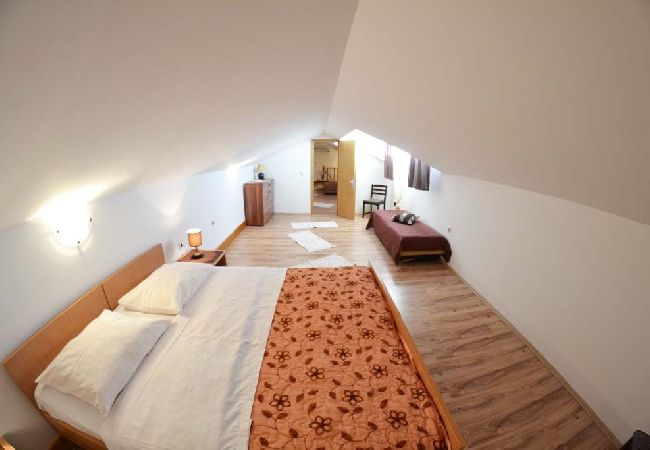 Appartamento a Mundanije - Appartamento in Mundanije con vista mare, terrazzo, Climatizzazione, WIFI (3748-3) Appartamento a Mundanije - Appartamento in Mundanije con vista mare, terrazzo, Climatizzazione, WIFI (3748-3)