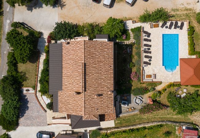 Appartamento a Mundanije - Appartamento in Mundanije con vista mare, terrazzo, Climatizzazione, WIFI (3748-3) Appartamento a Mundanije - Appartamento in Mundanije con vista mare, terrazzo, Climatizzazione, WIFI (3748-3)