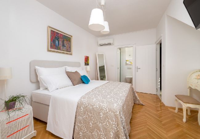 Casa a Murvica - Casa di vacanza in Murvica con vista mare, terrazzo, Climatizzazione, WIFI (3756-1) Casa a Murvica - Casa di vacanza in Murvica con vista mare, terrazzo, Climatizzazione, WIFI (3756-1)